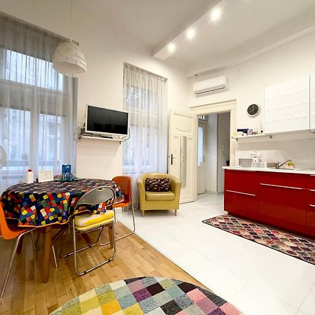 Rainbow Pearl Apartment At St Stephen' S Basilica Budapest Exteriör bild