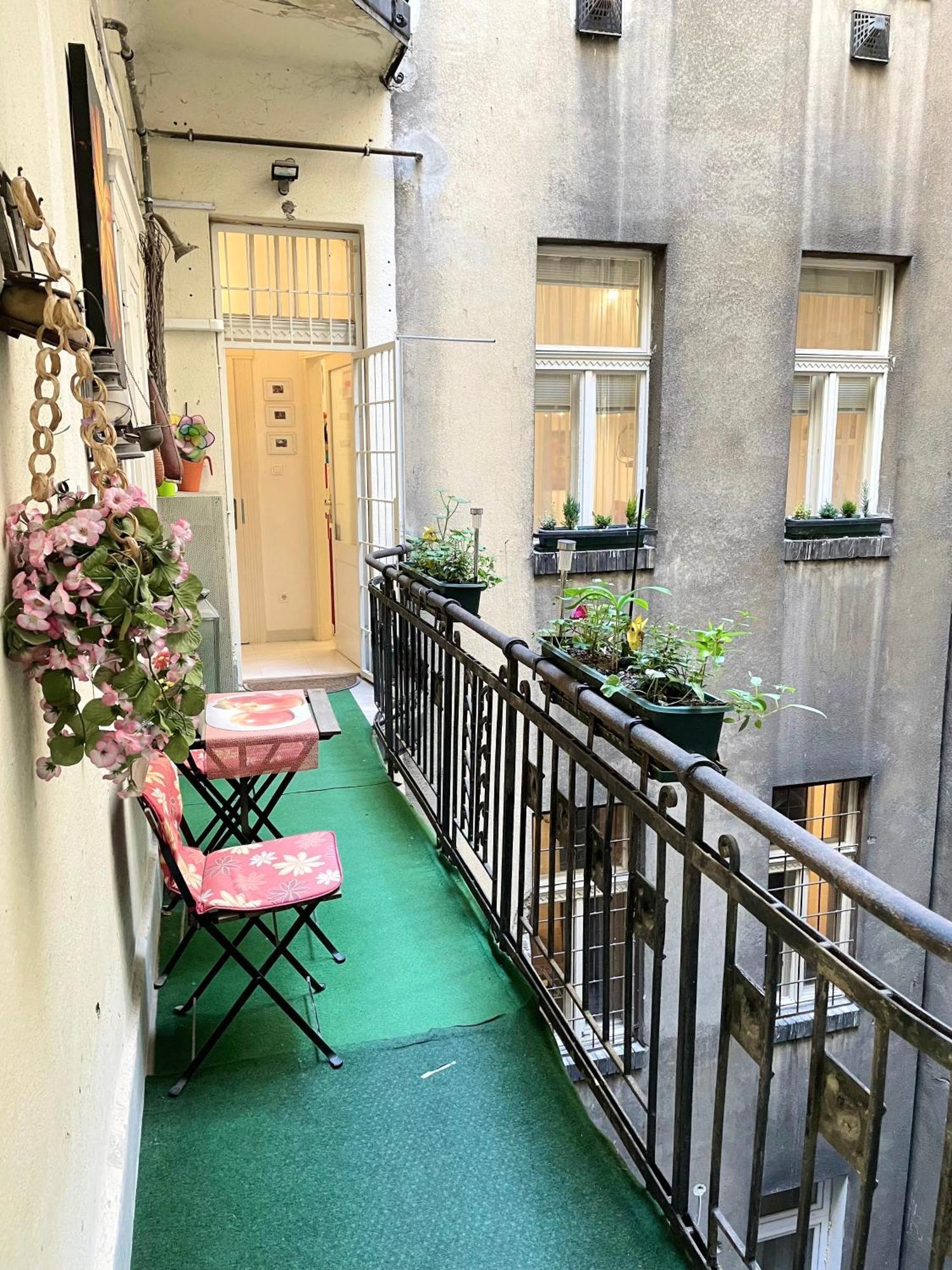 Rainbow Pearl Apartment At St Stephen' S Basilica Budapest Exteriör bild