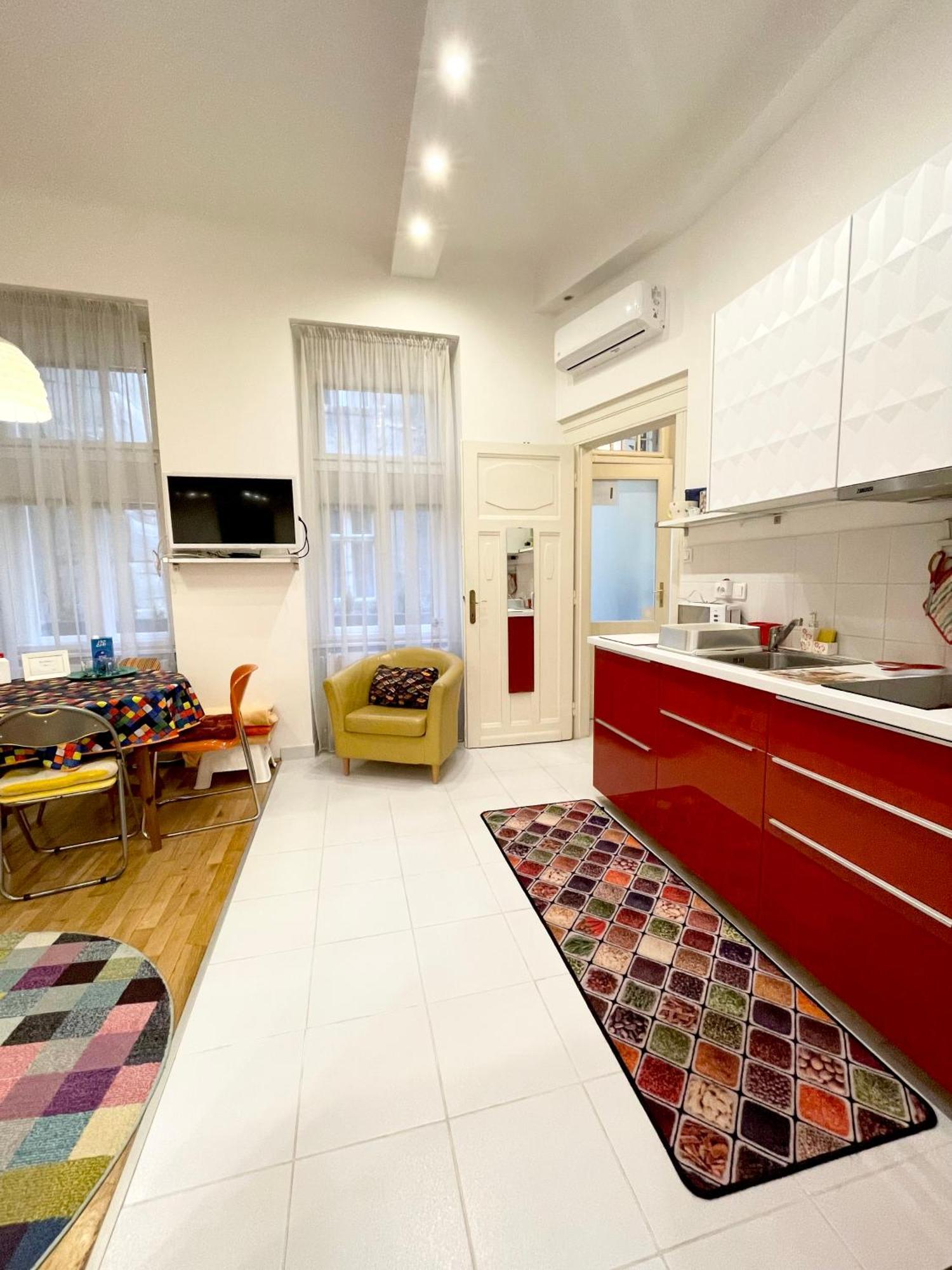 Rainbow Pearl Apartment At St Stephen' S Basilica Budapest Exteriör bild