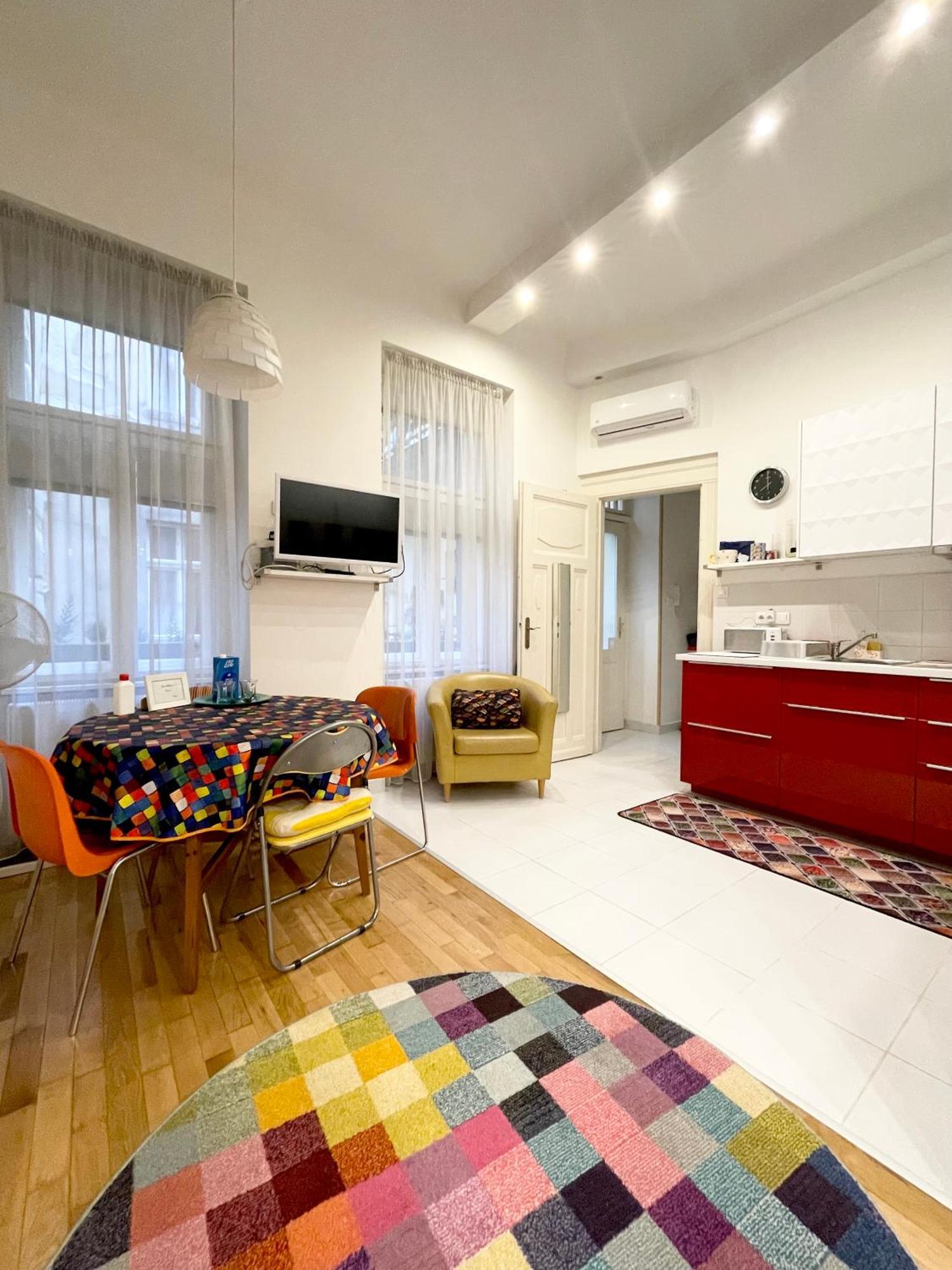 Rainbow Pearl Apartment At St Stephen' S Basilica Budapest Exteriör bild